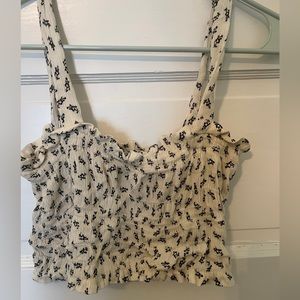 Vestique floral cropped tank top. Size M